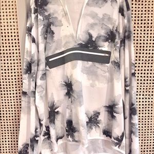 Lululemon Ladies Sz 18 pullover Jacket plus size